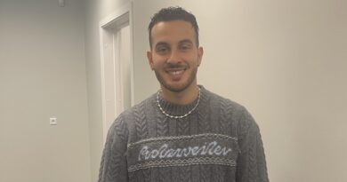 Adam Kais från Netflix-serien Snabba Cash föreläser i Mötesplatsen på Sandvägen i Järfälla.