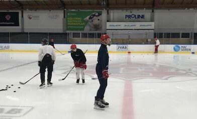 Hockeyutbildning på Järfälla gymnasium mer populär än någonsin: “Högt tryck”